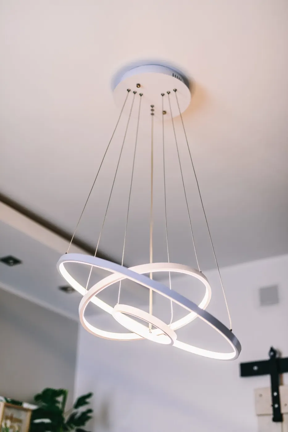 Modern ring-shaped ceiling lighting